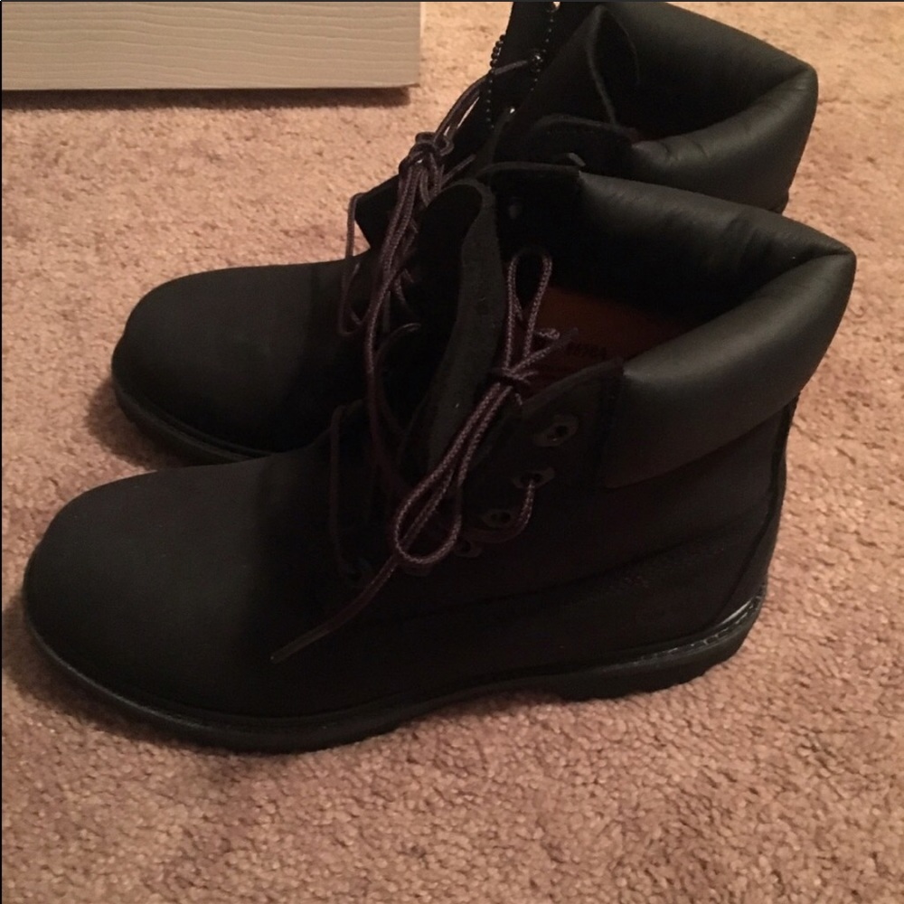 Black timberland boots